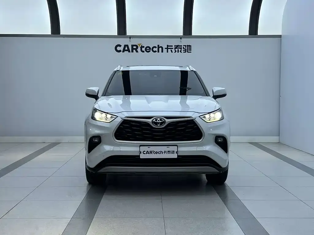 Toyota Highlander — фото 2