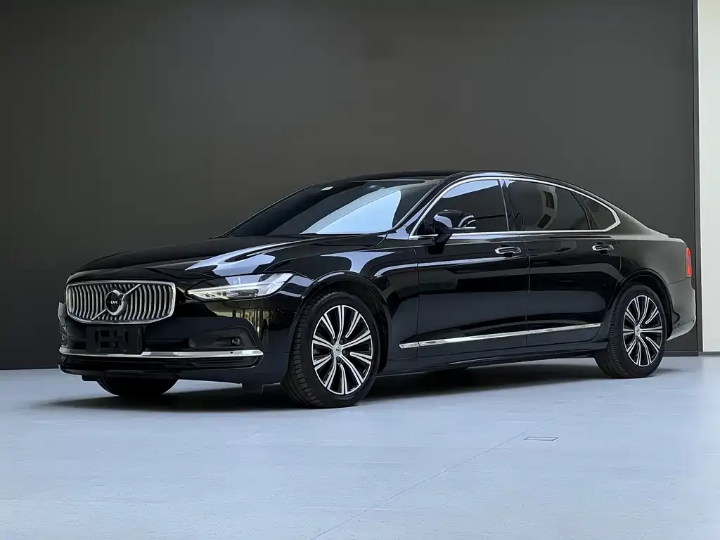 Volvo S90 — фото 1