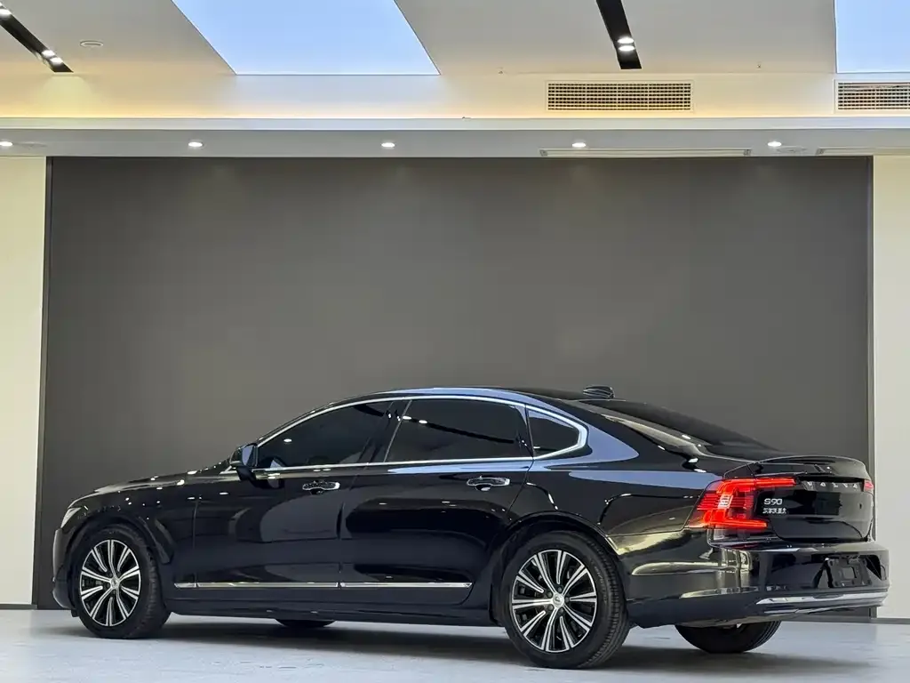Volvo S90 — фото 10