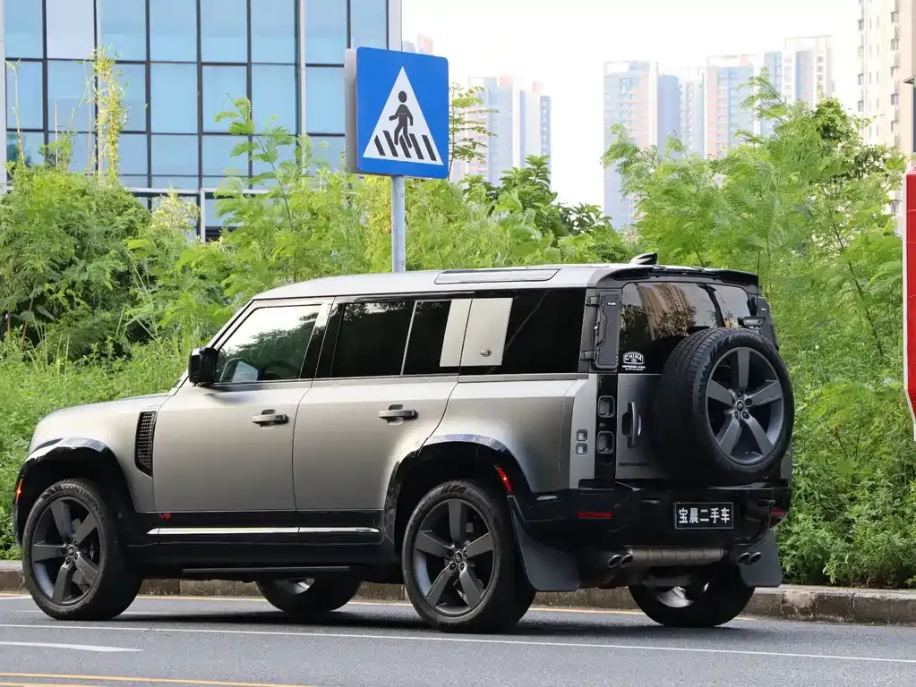 Land Rover Defender — фото 10