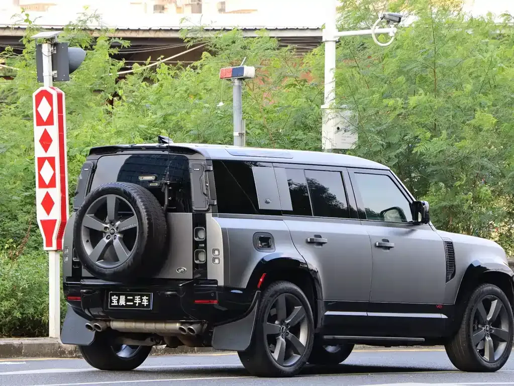 Land Rover Defender — фото 9
