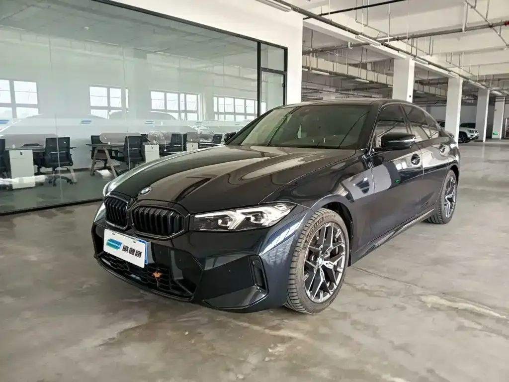 BMW 3 Series 330i M Sport Night 1