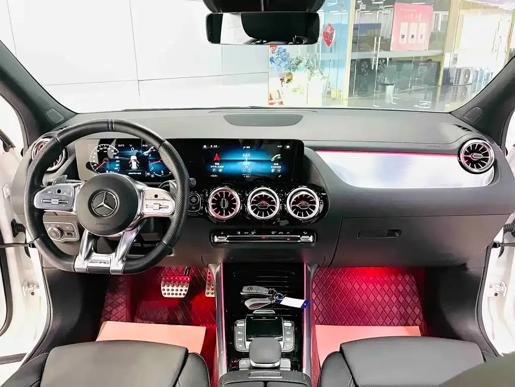 Mercedes-Benz GLA AMG — фото 8