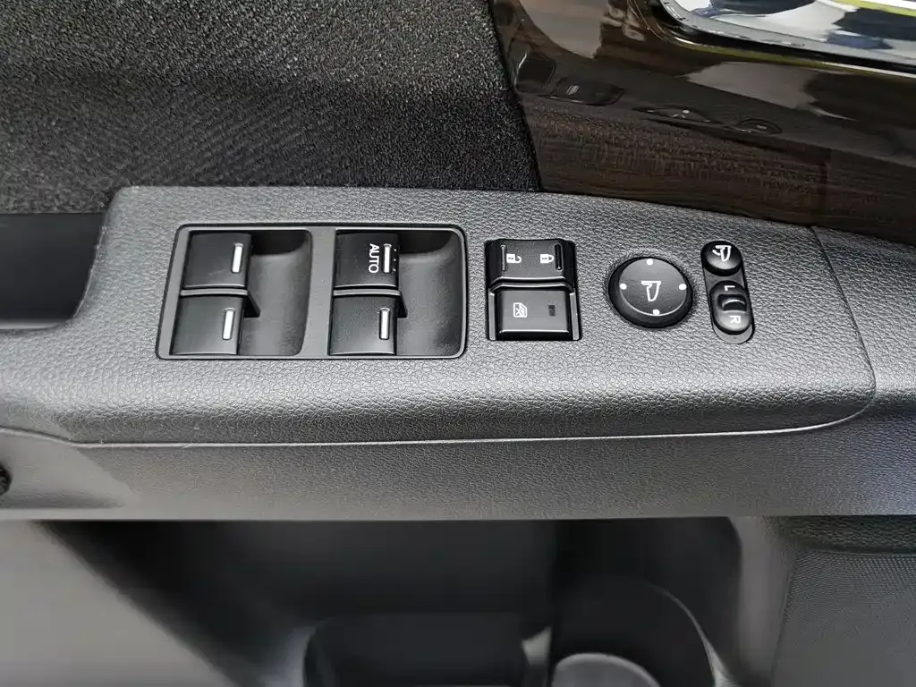 Honda Odyssey — фото 10