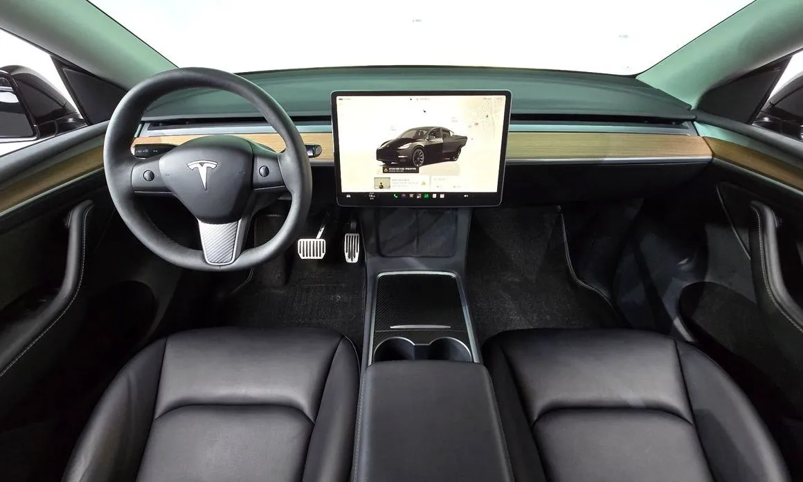 Tesla Model Y — фото 6