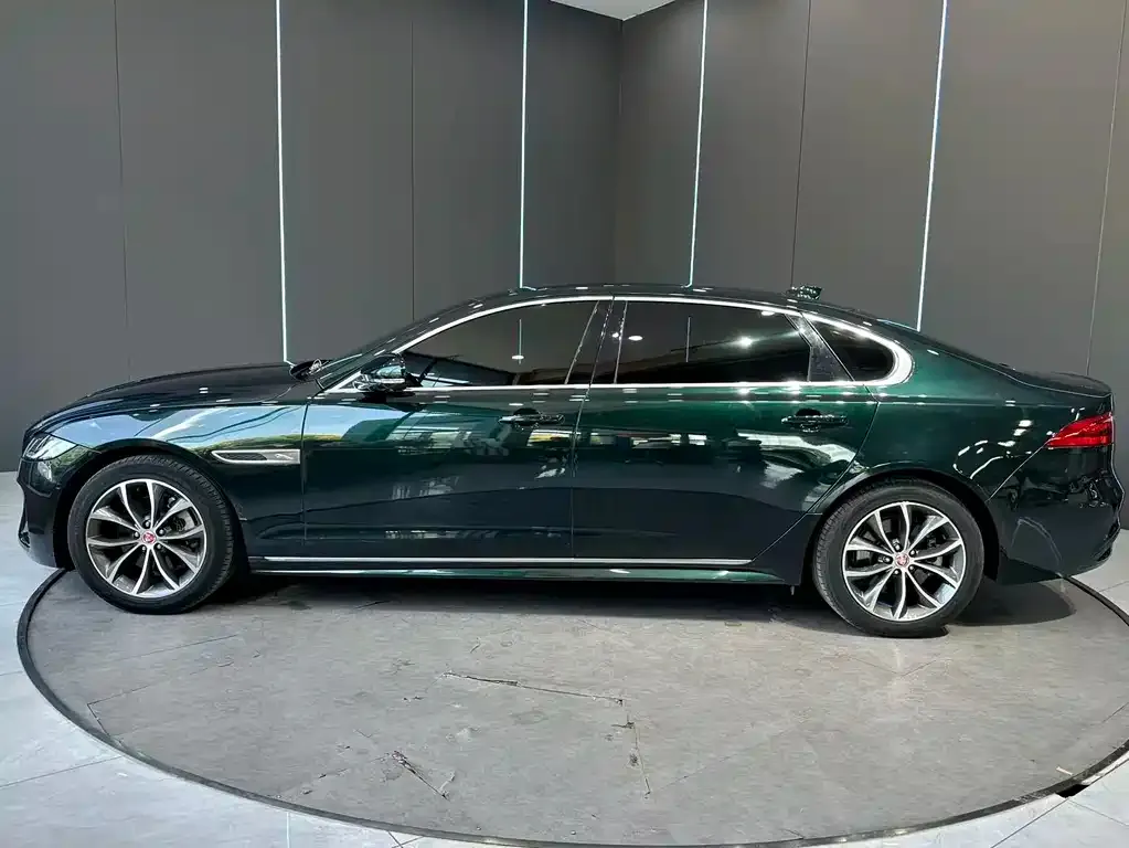 Jaguar XFL — фото 4