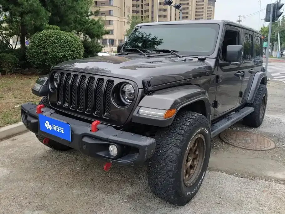 Jeep Wrangler — фото 1