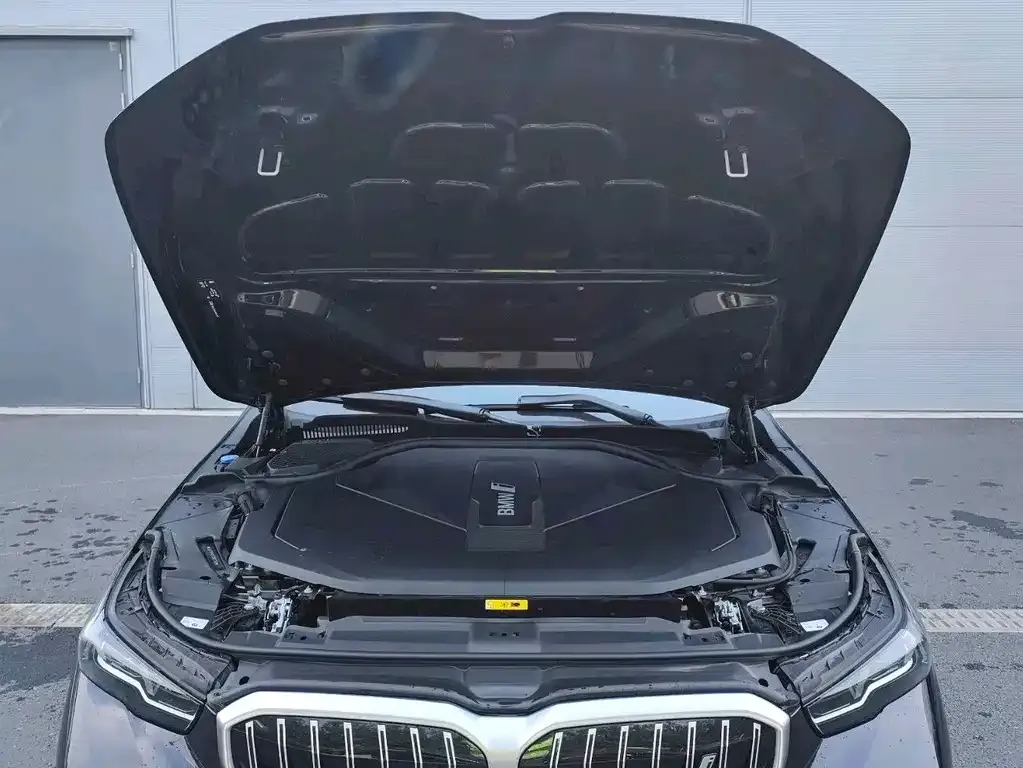 BMW i5 — фото 8