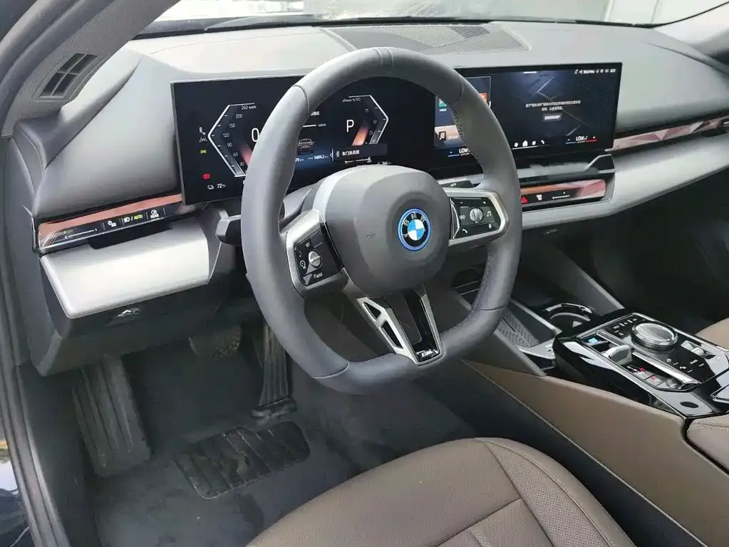 BMW i5 — фото 6