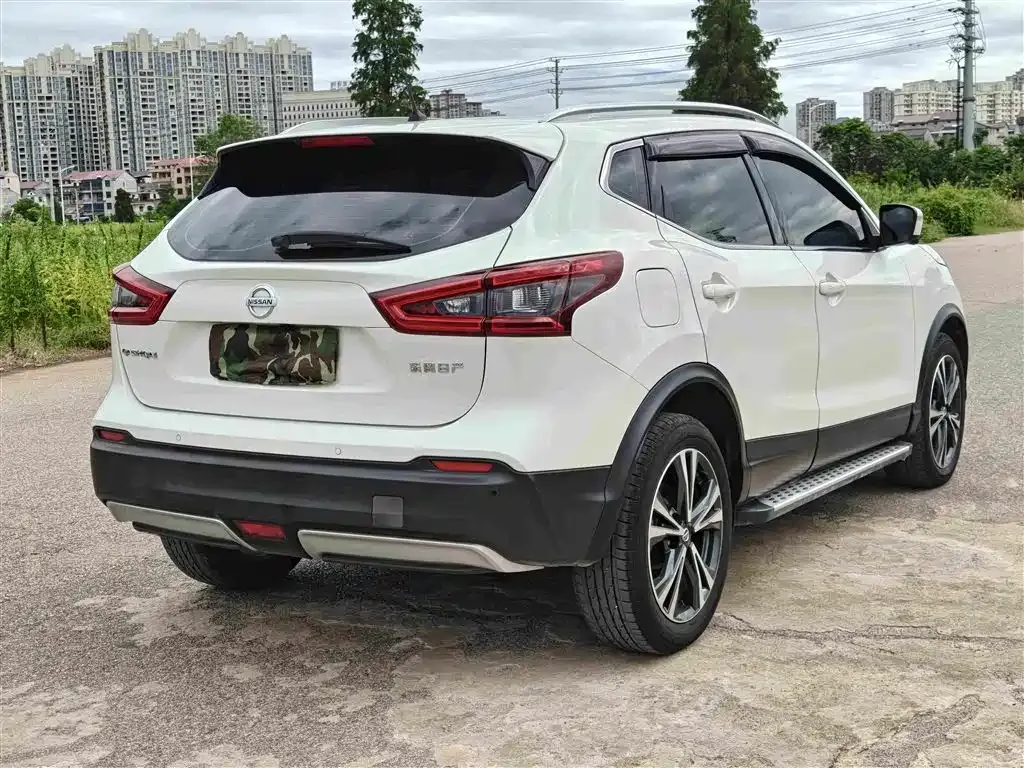 Nissan Qashqai — фото 7