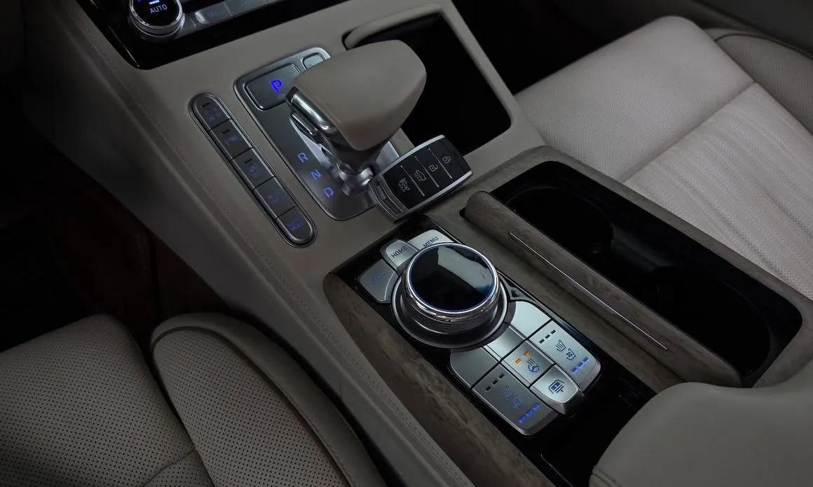 Genesis G90 — фото 10