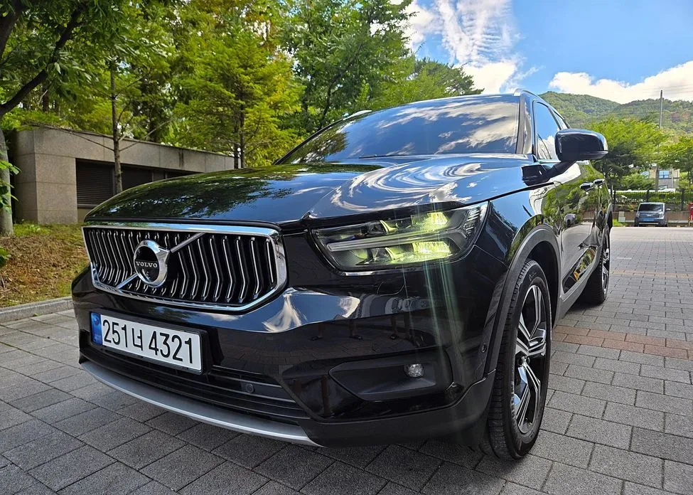 Volvo XC40 — фото 4