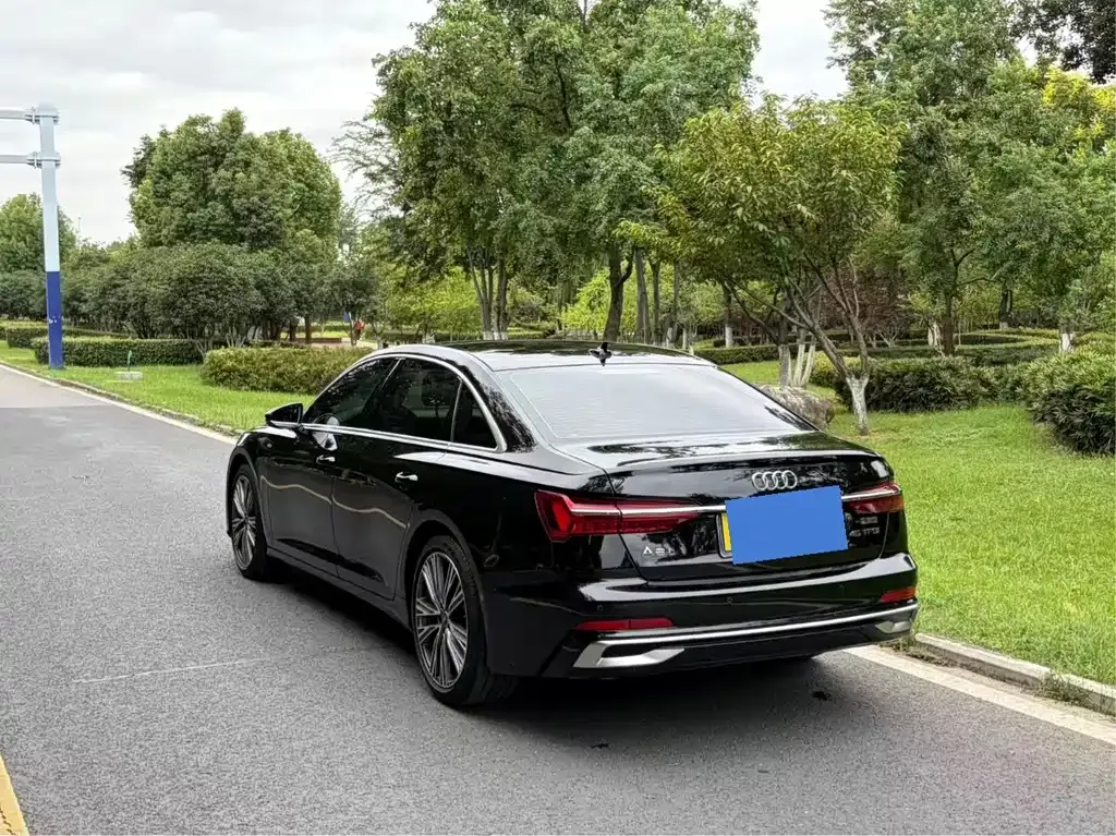 Audi A6L — фото 10