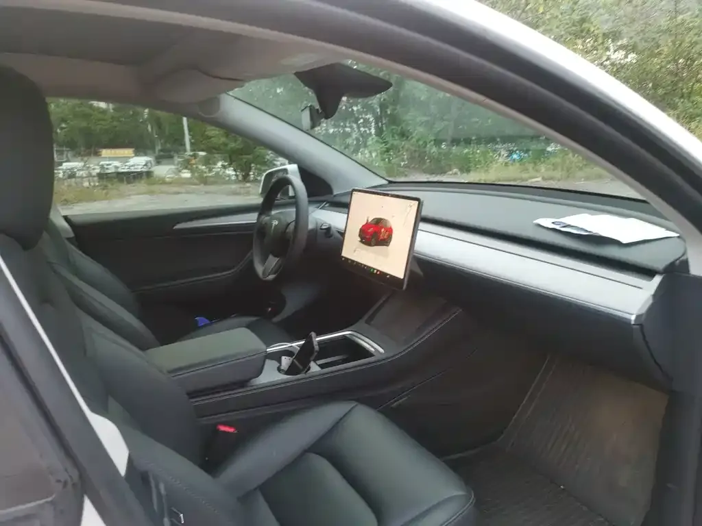 Tesla Model Y — фото 7