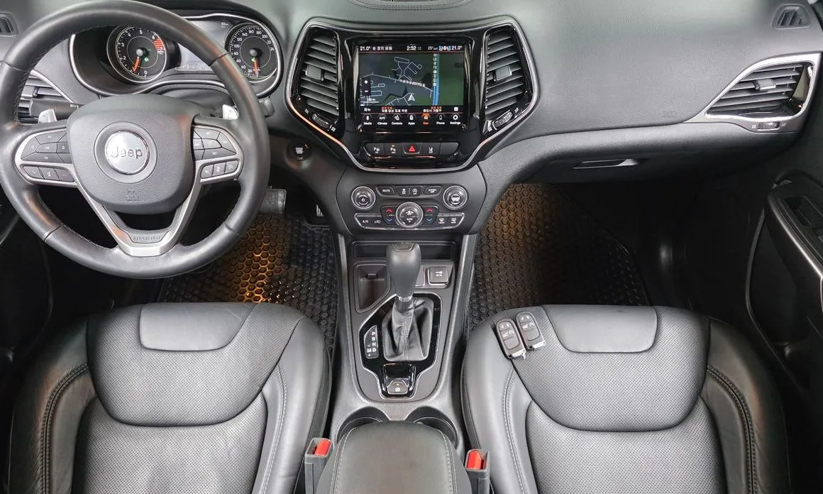 Jeep Cherokee — фото 5