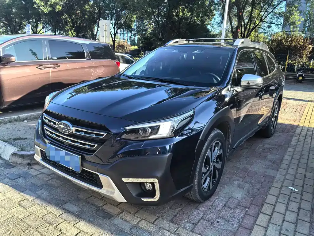 Subaru Outback — фото 1