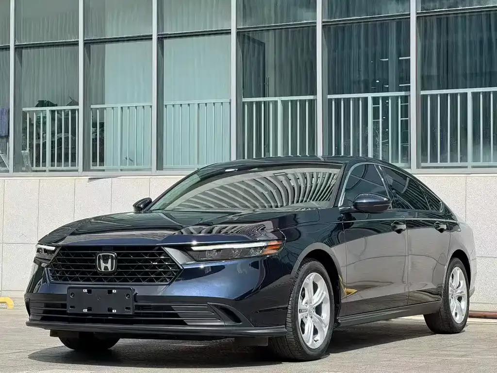 Honda Accord — фото 1
