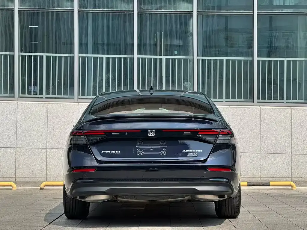Honda Accord — фото 7