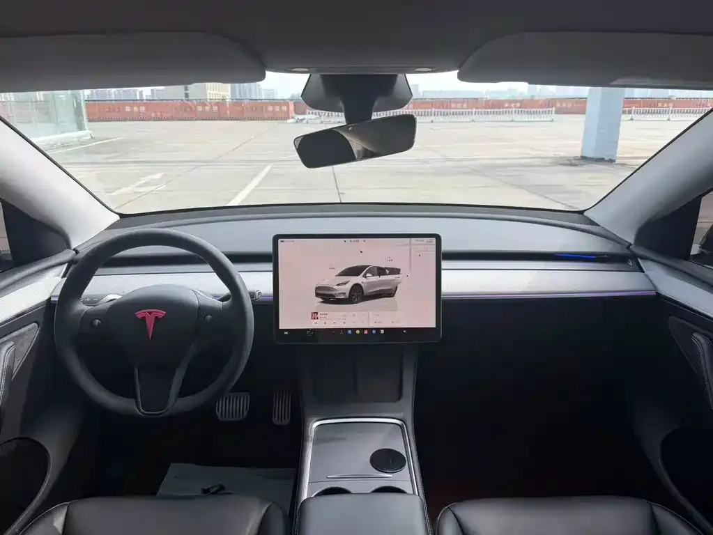 Tesla Model Y — фото 2