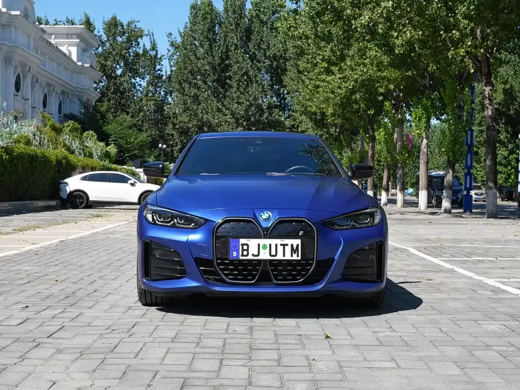 BMW i4 — фото 5