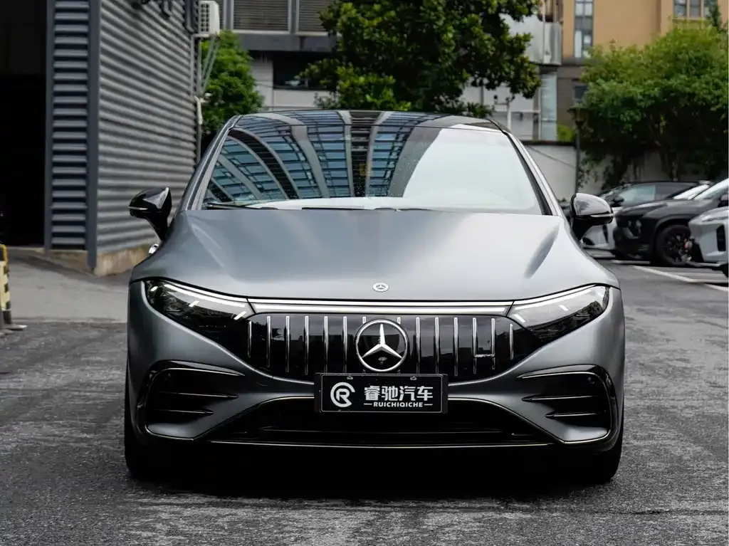 Mercedes-Benz EQS AMG — фото 9