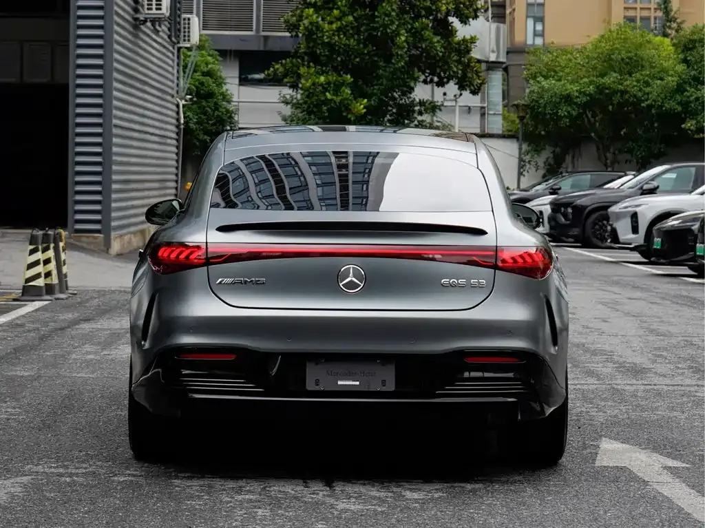 Mercedes-Benz EQS AMG — фото 5