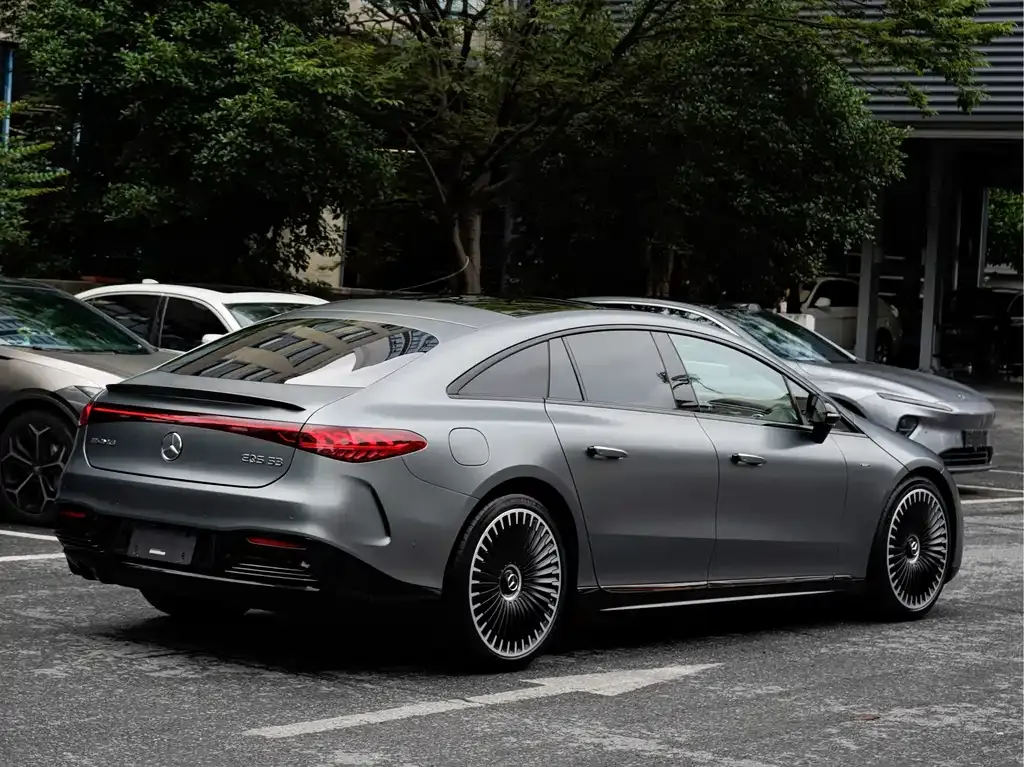 Mercedes-Benz EQS AMG — фото 7
