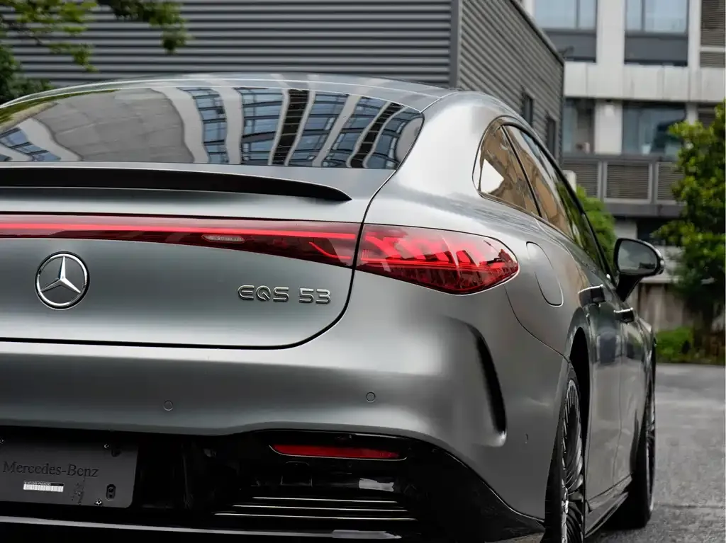 Mercedes-Benz EQS AMG — фото 8