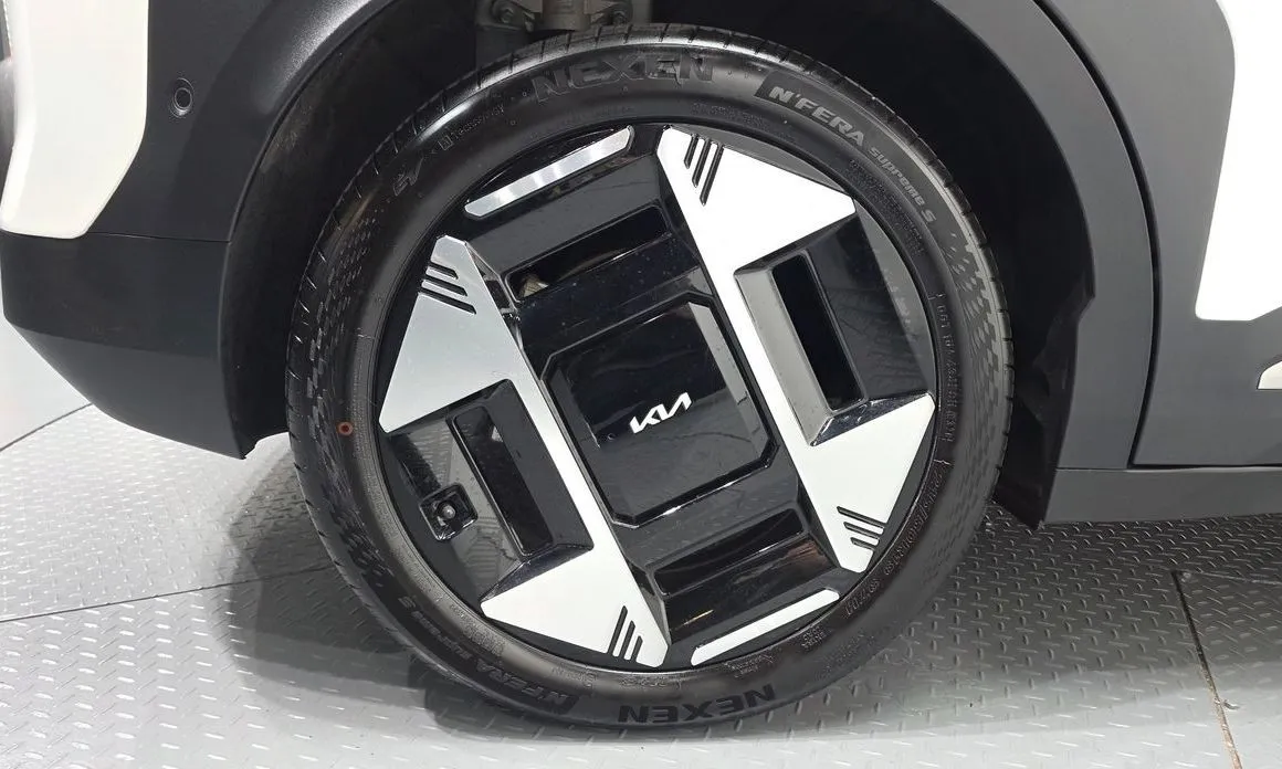 Kia EV3 — фото 9