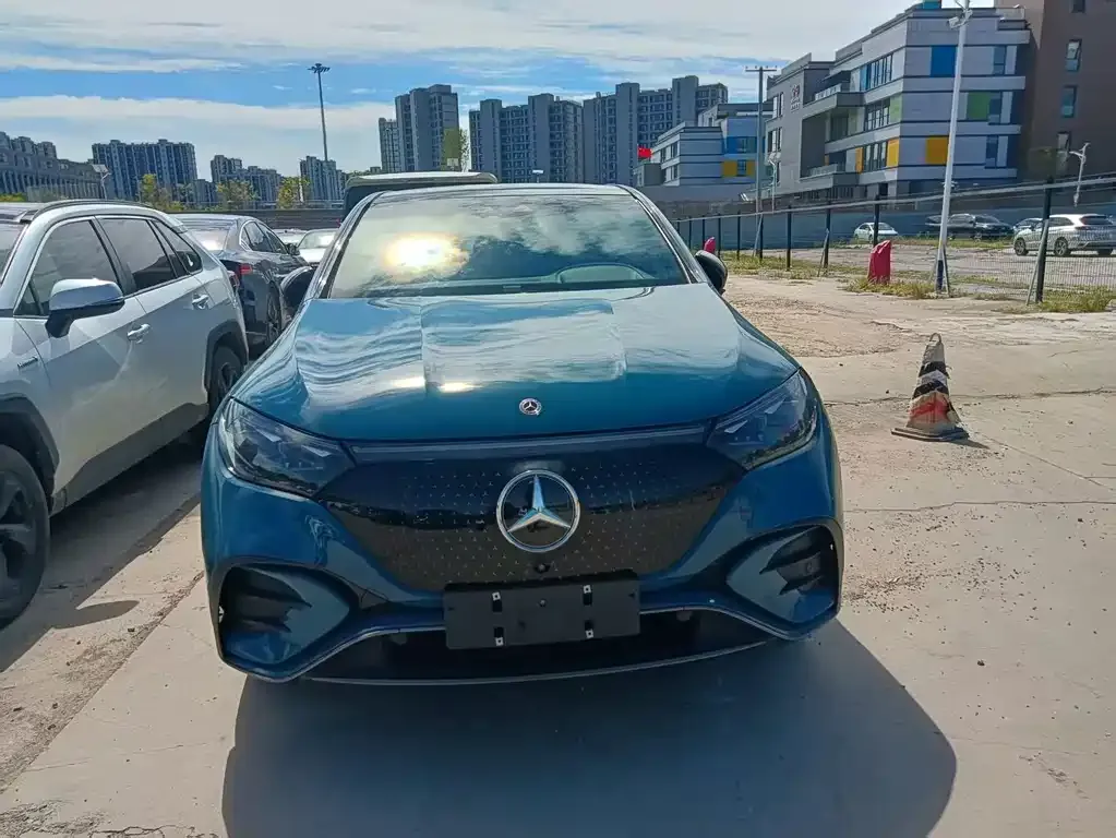 Mercedes-Benz EQE SUV — фото 9