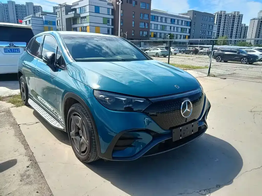 Mercedes-Benz EQE SUV — фото 3