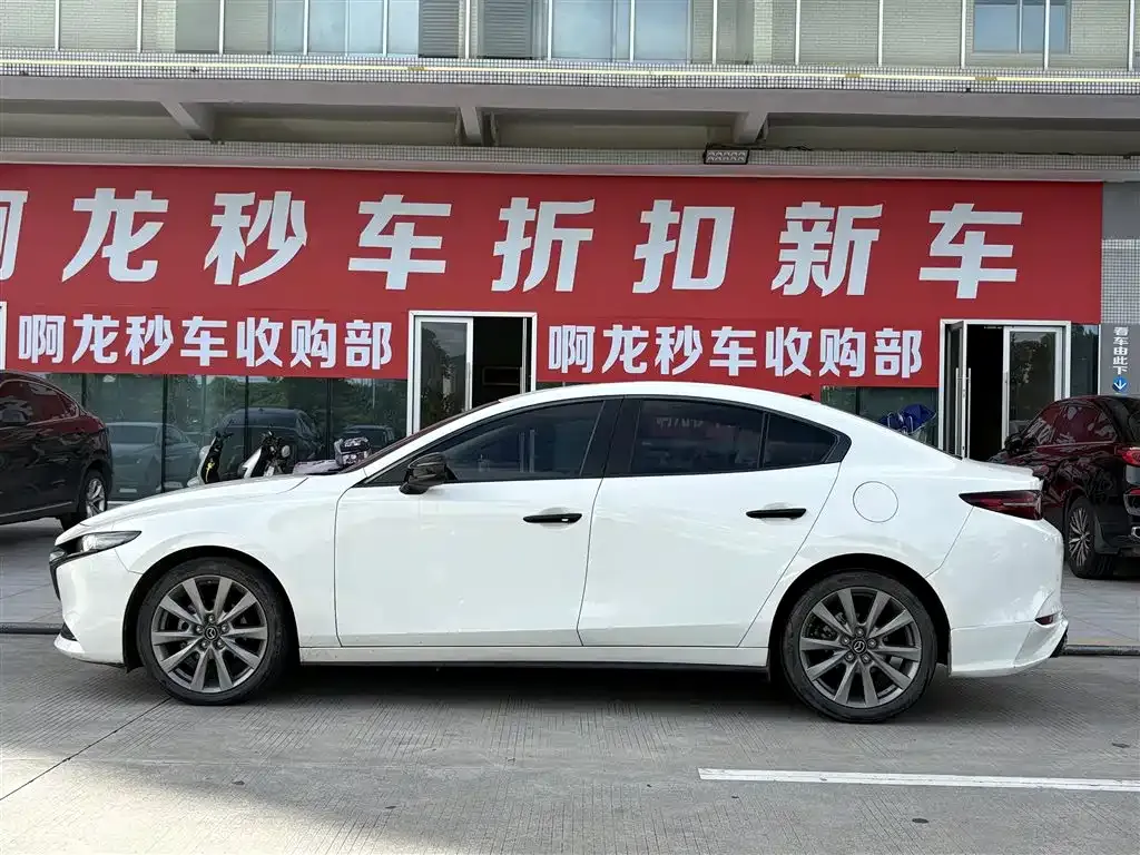 Mazda 3 Axela — фото 5
