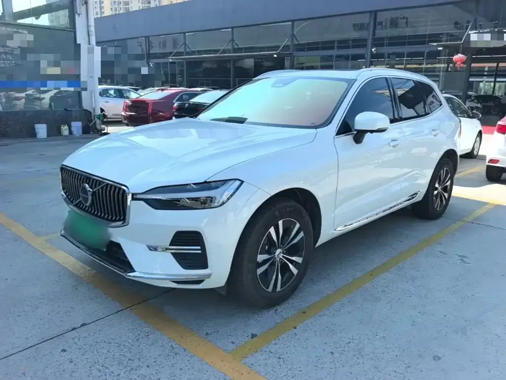 Volvo XC60 — фото 1