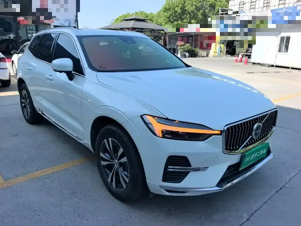 Volvo XC60 — фото 8
