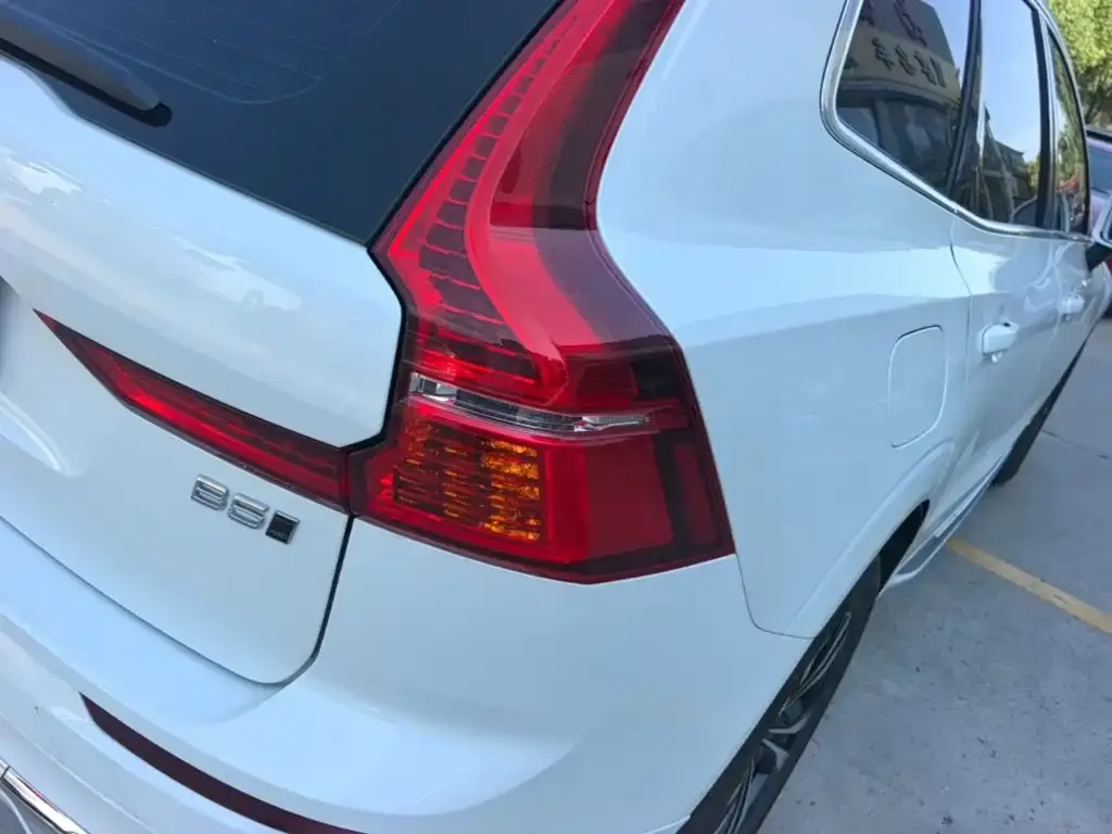 Volvo XC60 — фото 2