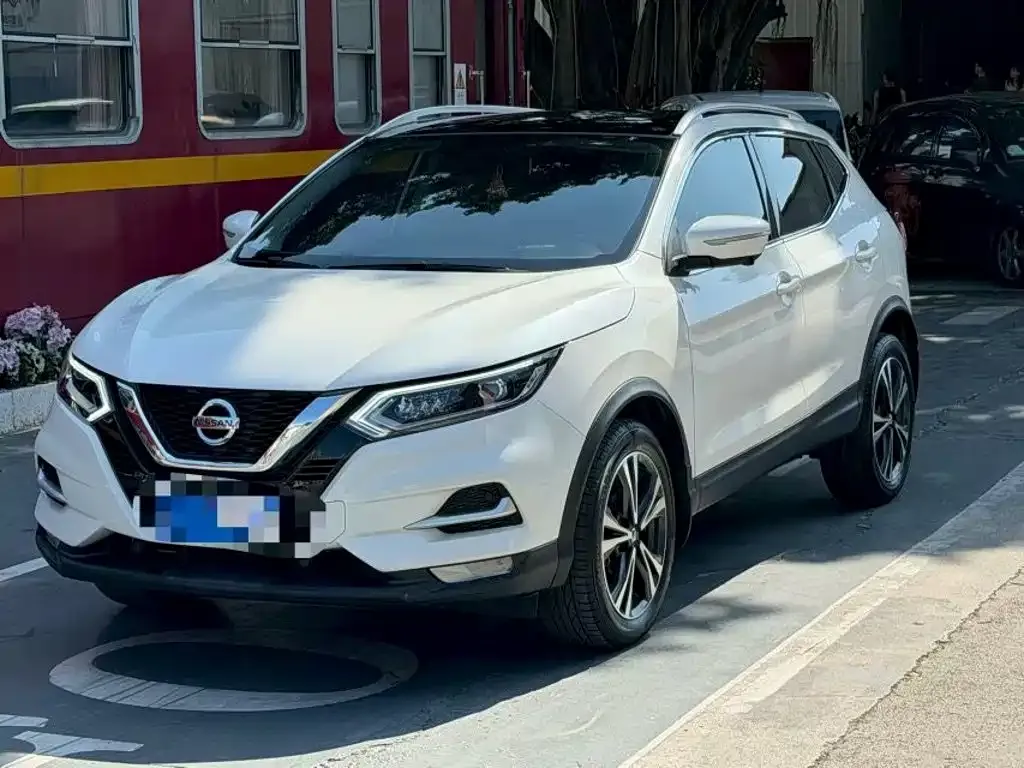 Nissan Qashqai — фото 1