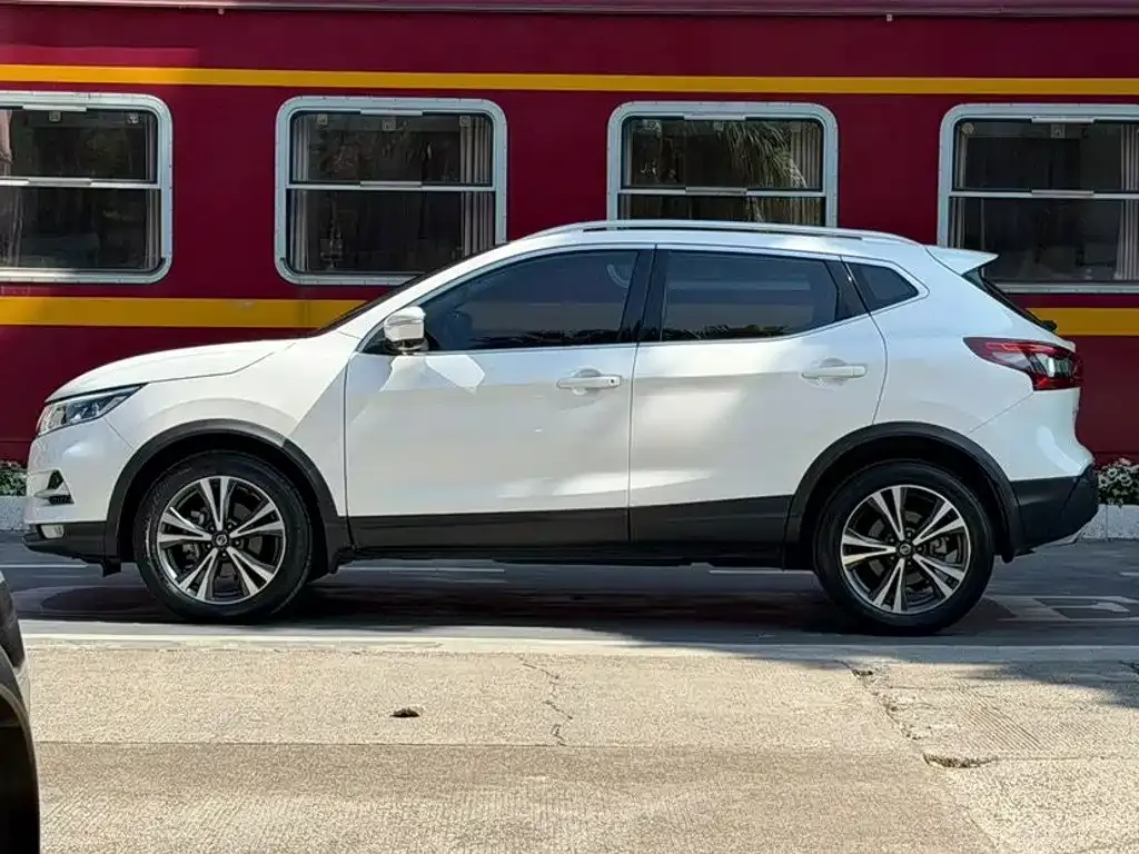 Nissan Qashqai — фото 5