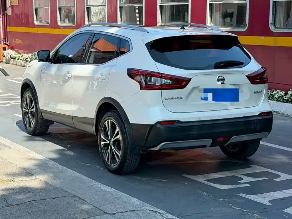 Nissan Qashqai — фото 6