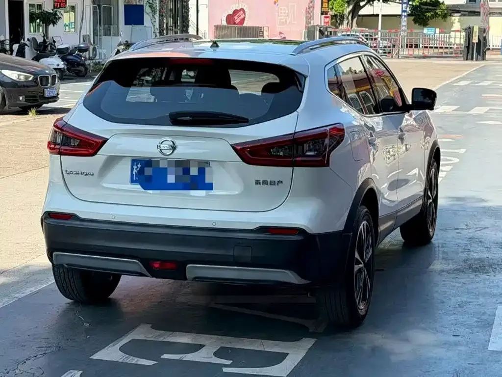 Nissan Qashqai — фото 8
