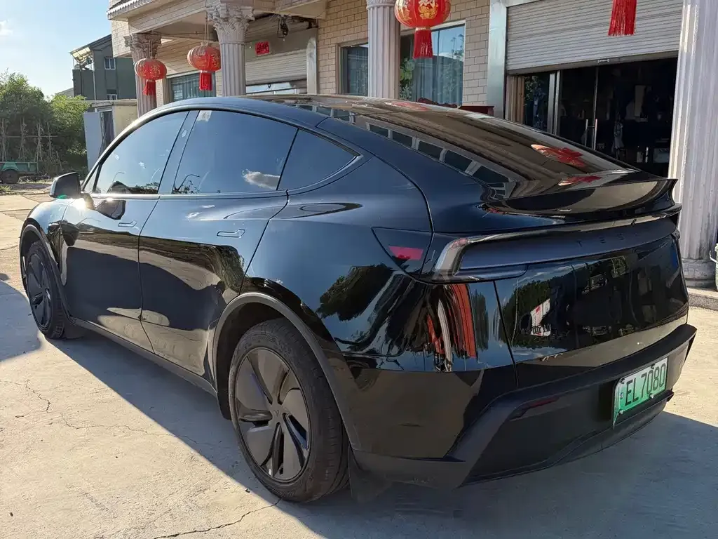Tesla Model Y — фото 5