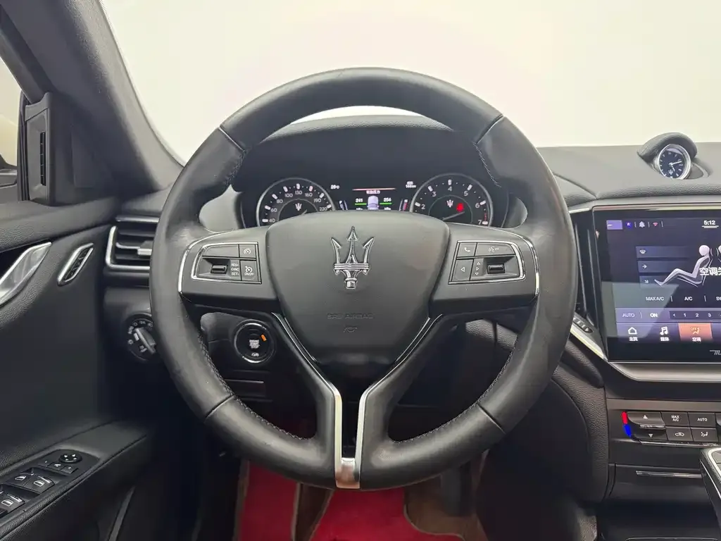 Maserati Ghibli — фото 9