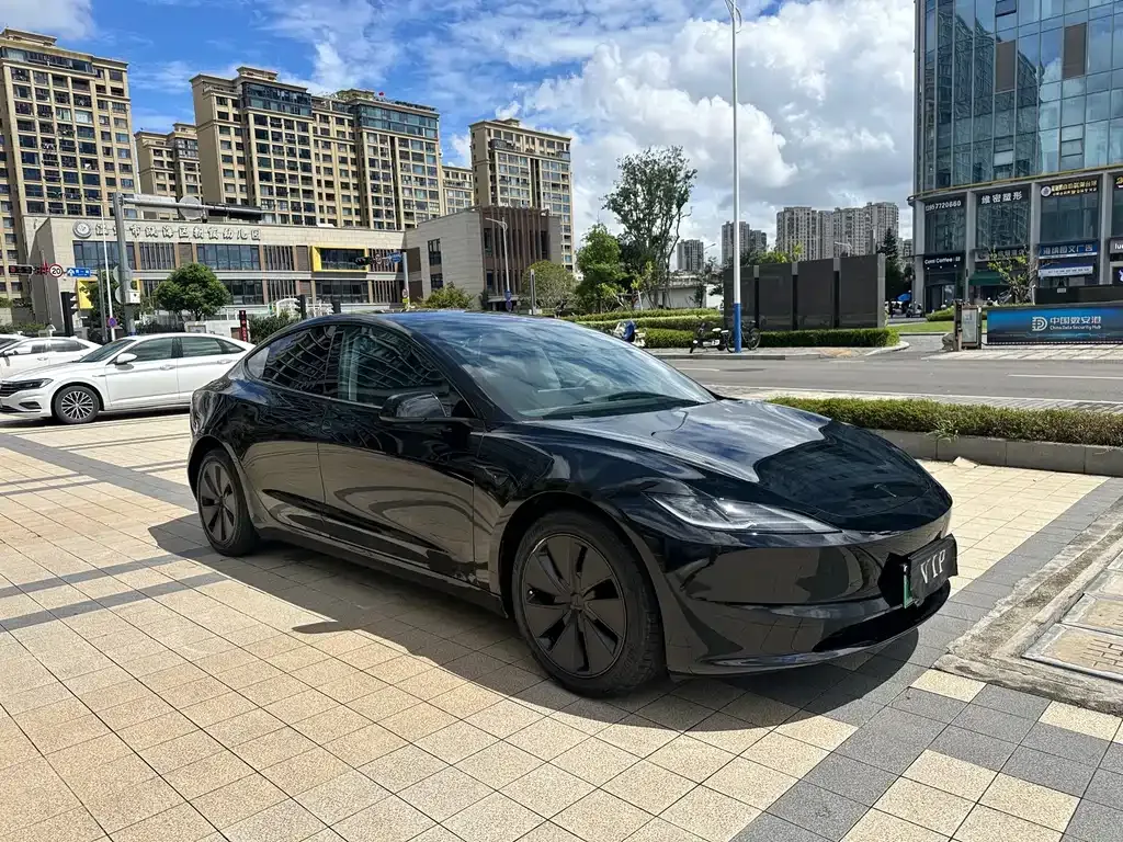 Tesla Model 3 — фото 6