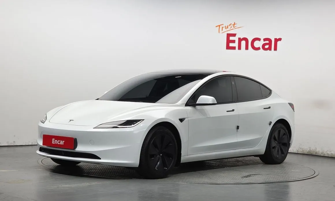 Tesla Model 3 — фото 1