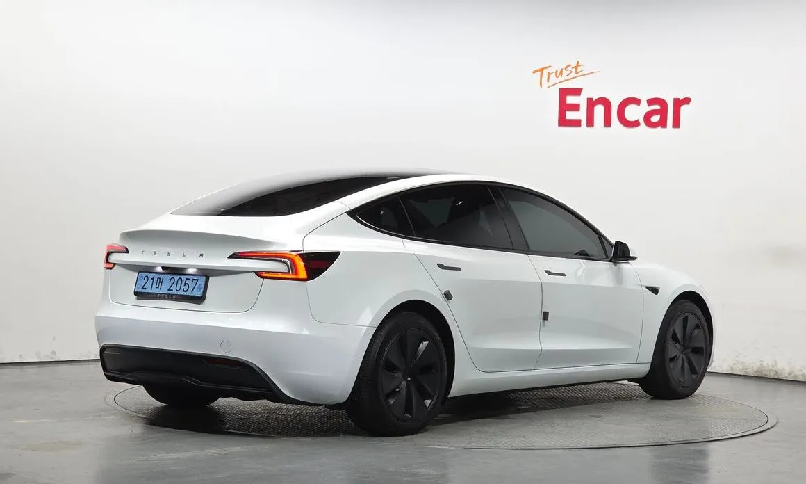 Tesla Model 3 — фото 6