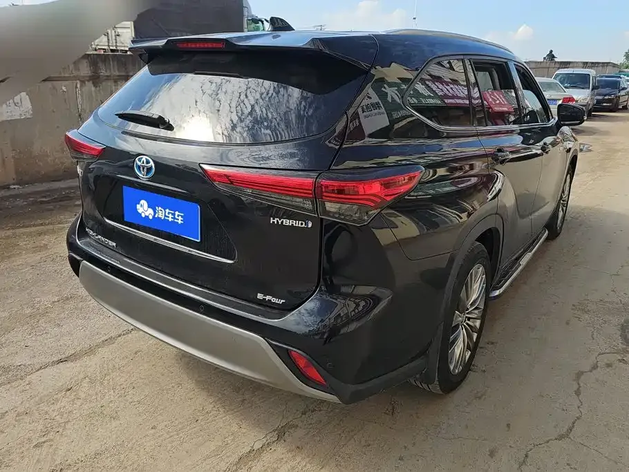 Toyota Highlander — фото 10