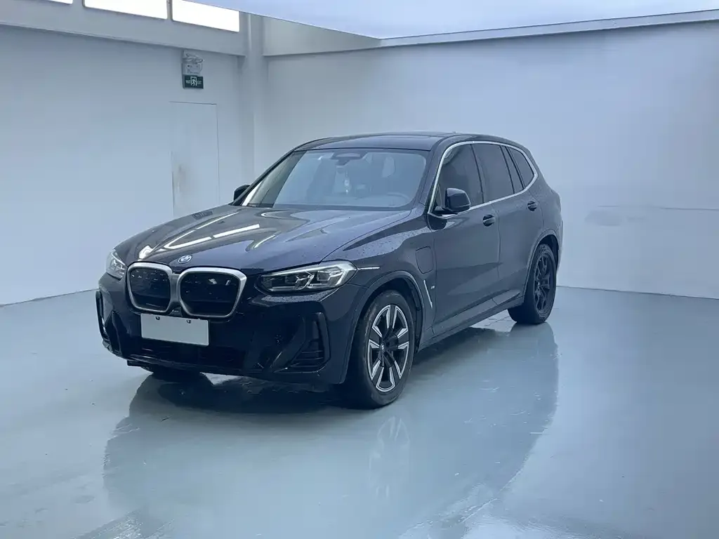 BMW iX3 — фото 2