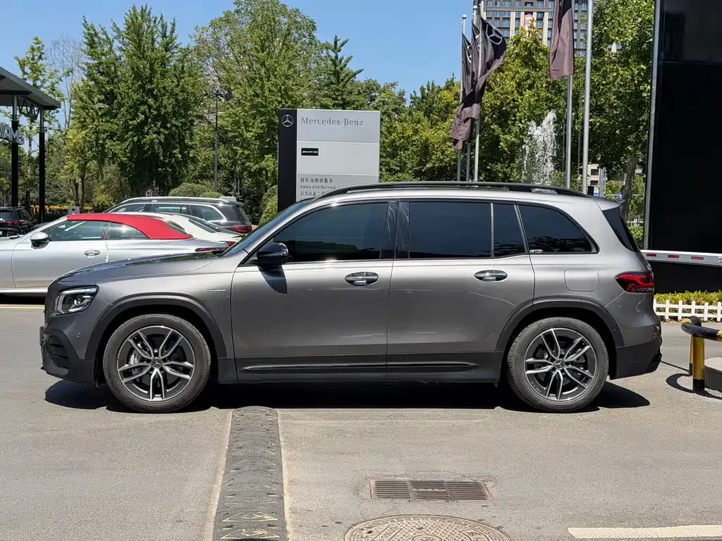 Mercedes-Benz GLB AMG — фото 6