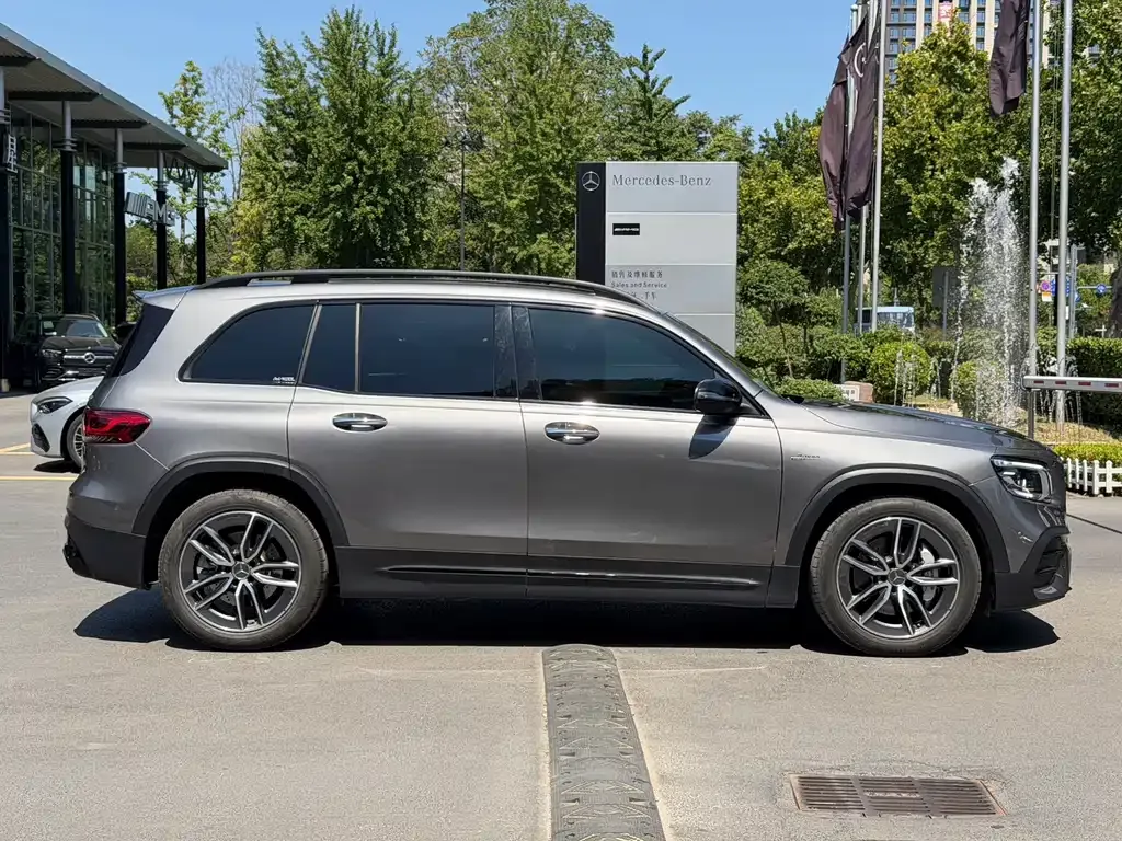 Mercedes-Benz GLB AMG — фото 9