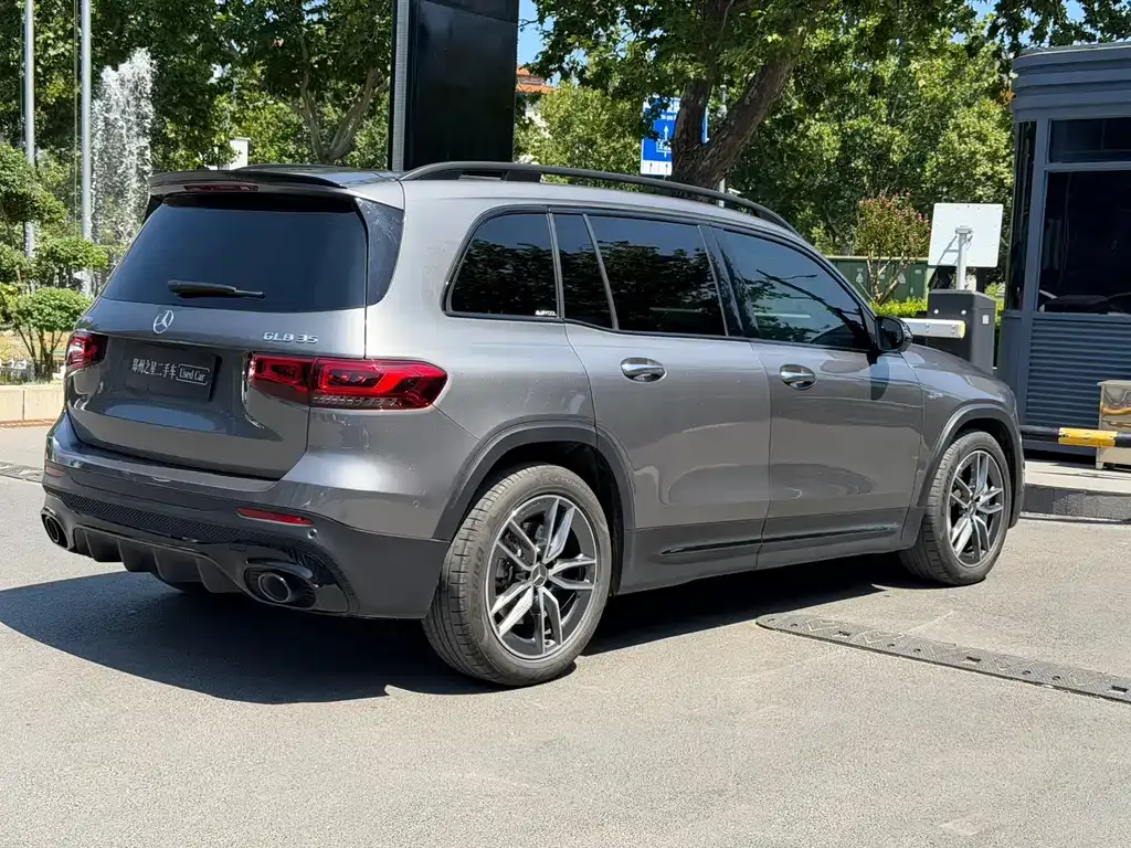 Mercedes-Benz GLB AMG — фото 10