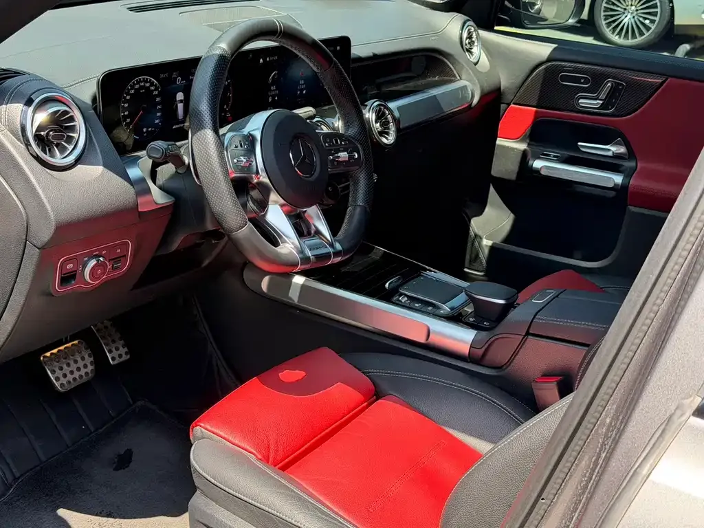 Mercedes-Benz GLB AMG — фото 2